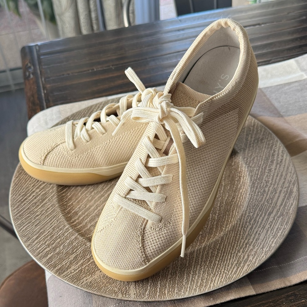 Rothy’s Lace Up Sneakers New w/o Box
